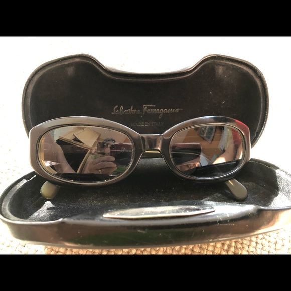 Ferragamo sunglasses - Picture 1 of 4